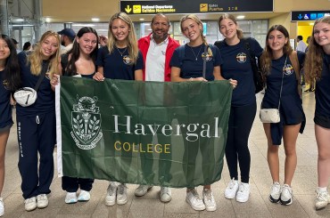 A group of Havergal Delegates in Colombia with their tour guide.